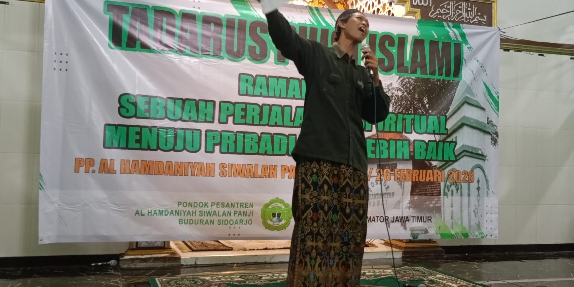 Syahdu di Tengah Guyuran Hujan, Tadarus Puisi FDJT Warnai Malam ke-10 Ramadan di Ponpes Al Hamdaniyah