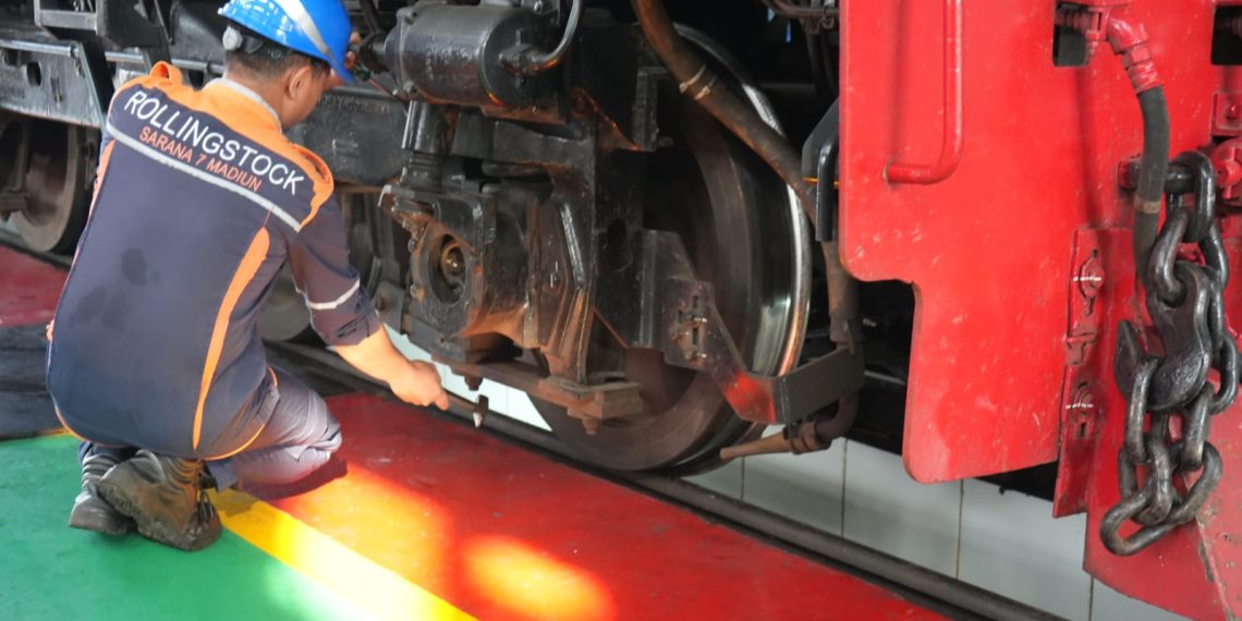 KAI Daop 7 Madiun Siagakan 10 Lokomotif dan 94 Kereta Hadapi Angkutan Lebaran 2026