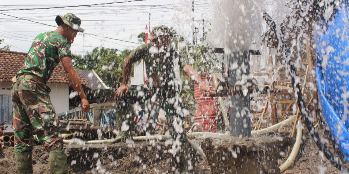 Sentuhan TMMD ke-127: Sumur Tua Terbengkalai di Dusun Templek Kini Alirkan Air Jernih
