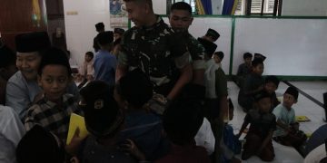 Pererat Silaturahmi, Satgas TMMD ke-127 Gelar Safari Ramadan di Masjid Al Munir Desa Gadungan