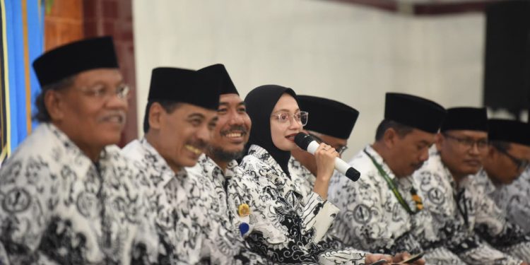 Peringati Nuzululquran Bersama PGRI, Mbak Wali Tekankan Pentingnya Guru Cetak Generasi Berakhlak