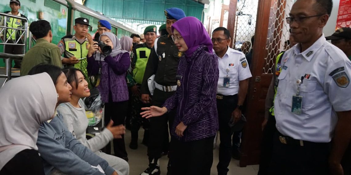Wali Kota Vinanda Tinjau Kesiapan Mudik di Stasiun Kediri, Lonjakan Penumpang Diprediksi Mulai 18 Maret