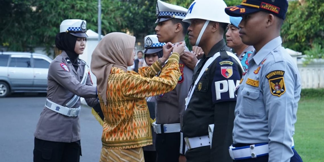 Sinergi 1.000 Personel Gabungan, Mbak Wali Pimpin Apel Pasukan Operasi Ketupat Semeru 2026