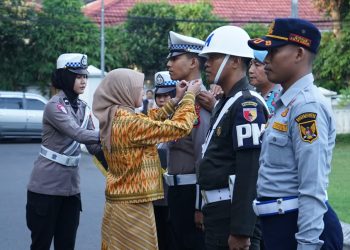 Sinergi 1.000 Personel Gabungan, Mbak Wali Pimpin Apel Pasukan Operasi Ketupat Semeru 2026