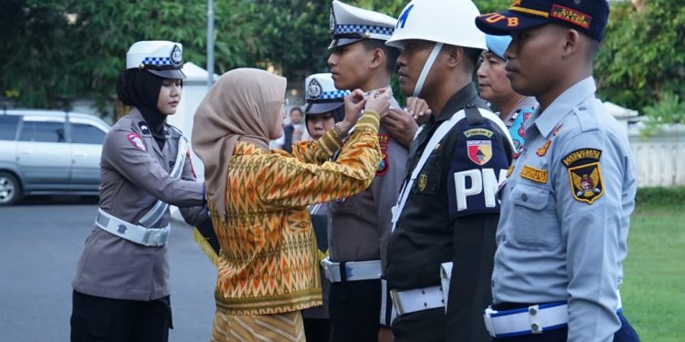 Sinergi 1.000 Personel Gabungan, Mbak Wali Pimpin Apel Pasukan Operasi Ketupat Semeru 2026