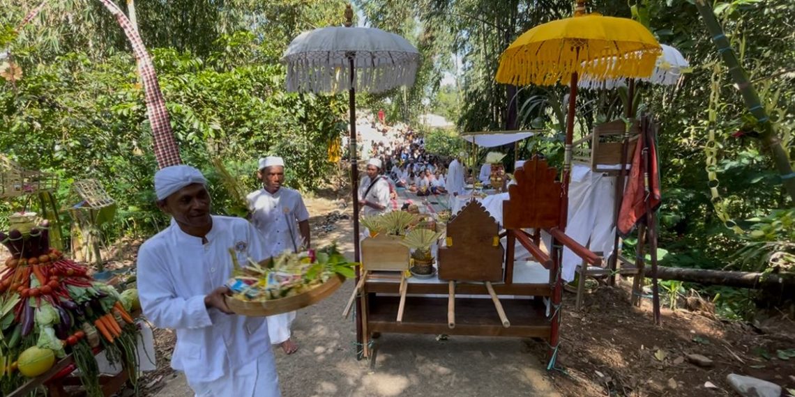 Sambut Nyepi Saka 1948, Umat Hindu Jombang Gelar Ritual Melasti di Lereng Gunung Anjasmoro