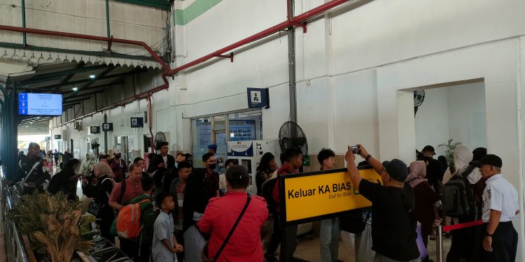 H-2 Lebaran, Penumpang Datang di Daop 7 Madiun Tembus 100 Ribu Orang