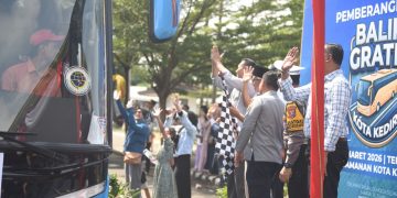 Lepas 200 Peserta Balik Gratis di Terminal Tamanan, Gus Qowim: Bawa Nama Baik Kediri ke Perantauan