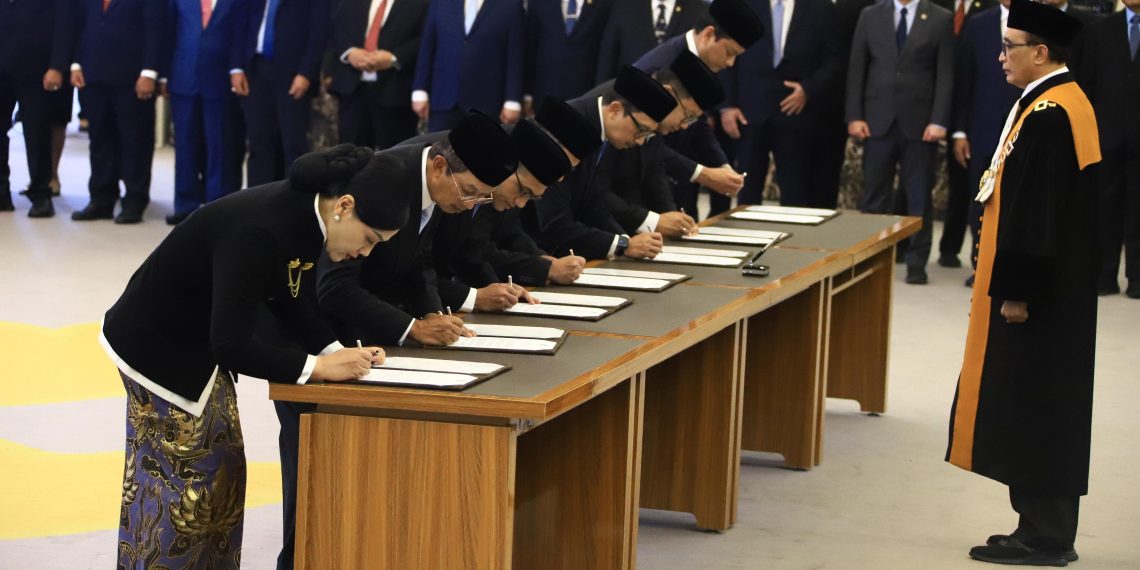 Friderica Widyasari Dewi Resmi Jabat Ketua OJK, 7 Anggota Dewan Komisioner Baru Dilantik