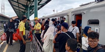 H+5 Lebaran, 12 Ribu Penumpang Masih Padati Stasiun di Daop 7 Madiun