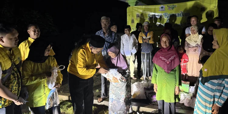 Potret Kampung Onggoboyo: Menanti Terang di Balik Rimbun Kebun Kaki Gunung Kelud