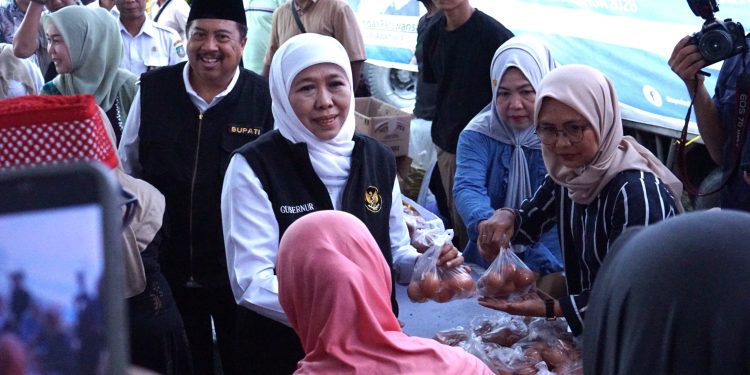 Sinergi Khofifah dan Warsubi: Perkuat Jaring Sosial hingga Perbaikan Jalan di Jombang