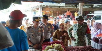 Pantau Pasar Pare, Pemkab Kediri Pastikan Stok Pangan Aman Jelang Lebaran