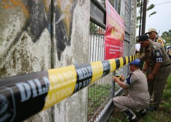 Tegakkan Aturan Bangunan, Pemkab Jombang Segel Enam Menara BTS Tak Berizin SLF di Peterongan