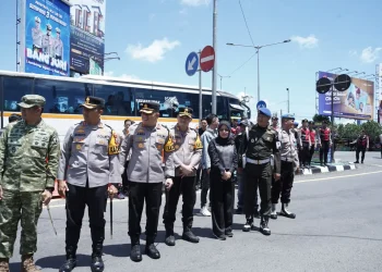 Wakapolda Jatim Pantau Pos Mengkreng, Mbak Wabup Pastikan Personel Pemkab Kediri Siaga Penuh