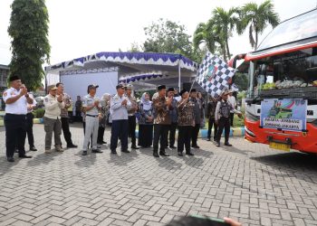 Lepas 6 Bus Balik Gratis Jombang-Jakarta, Gus Salman: Upaya Tekan Kemacetan dan Risiko Kecelakaan