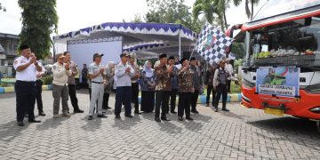 Lepas 6 Bus Balik Gratis Jombang-Jakarta, Gus Salman: Upaya Tekan Kemacetan dan Risiko Kecelakaan