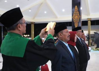 Lantik 5 Pejabat Eselon II, Bupati Warsubi Tegaskan Tak Ada Ruang Praktik Non-Profesional