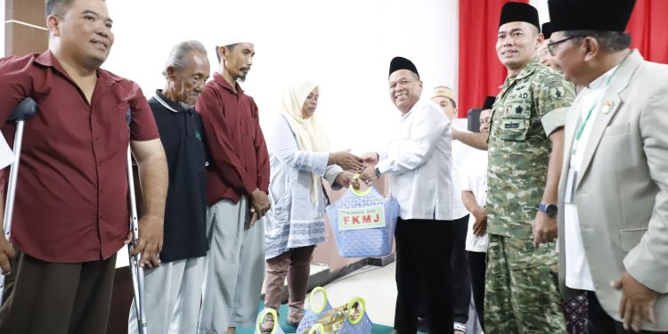 Jelang Idulfitri, FKMJ Salurkan Santunan untuk Anak Yatim dan Dhuafa di Jombang