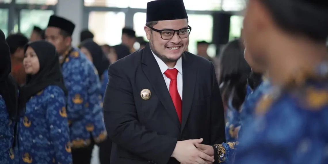 Mas Dhito Kaji WFH Jumat bagi ASN Kediri: 5 Menit Tak Angkat Telepon, Langsung Surat Peringatan!