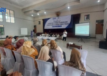 Waspada Pinjol, BRI dan Yayasan MJB Edukasi Ratusan Warga Kediri Kelola Keuangan Rumah Tangga