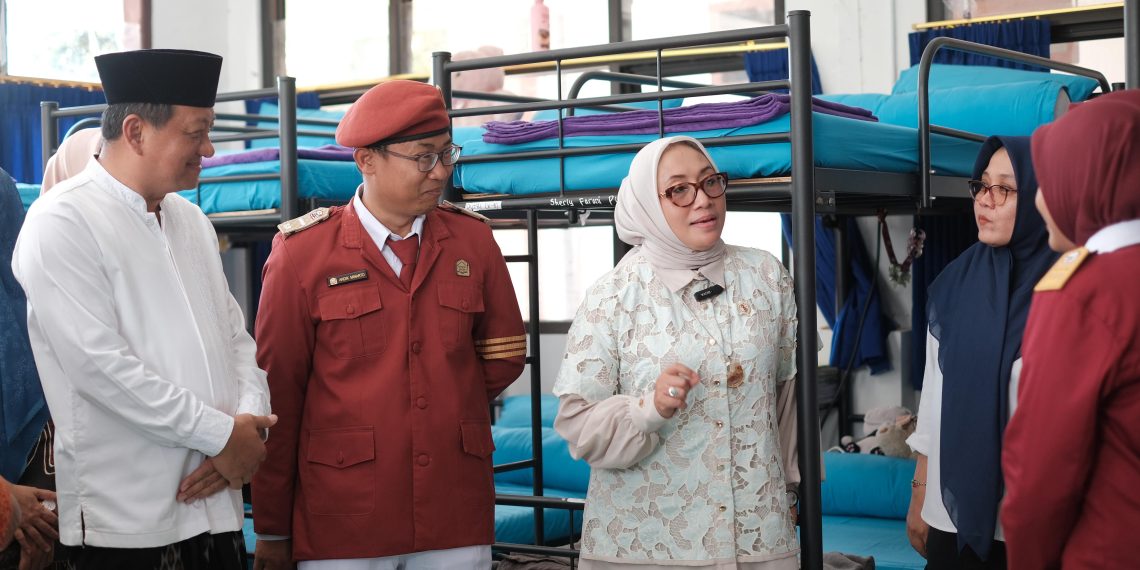 Kunjungi Jombang, Menteri PPPA Puji Layanan UPTD PPA dan Sekolah Rakyat Terintegrasi Mojoagung