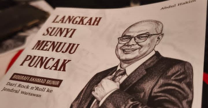 Bedah Buku Langkah Sunyi Menuju Puncak, Akhmad Munir Ungkap Kekuatan Doa Ibu dalam Karier Jurnalistik