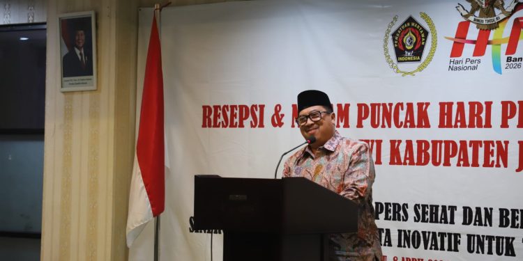 Bupati Warsubi Hadiri PWI Jombang Award 2026, Tekankan Pentingnya Integritas Pers di Era Digital