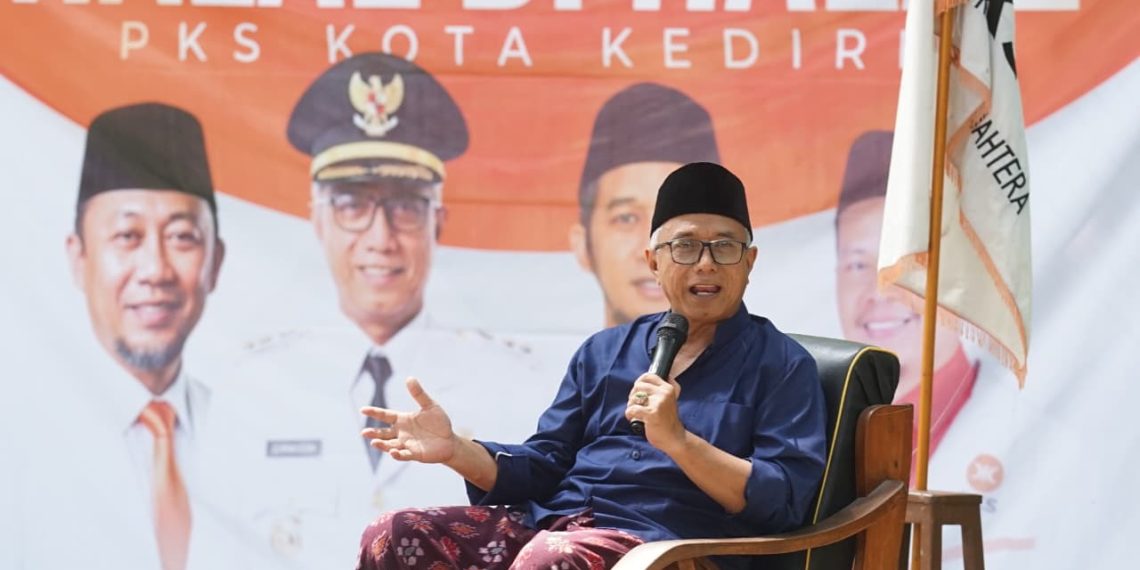 Gus Qowim Beri Tausiyah Halal Bihalal PKS Kota Kediri di Hutan Joyoboyo, Tekankan Nilai Persaudaraan