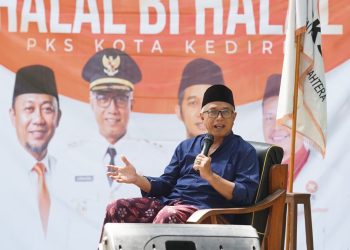 Gus Qowim Beri Tausiyah Halal Bihalal PKS Kota Kediri di Hutan Joyoboyo, Tekankan Nilai Persaudaraan