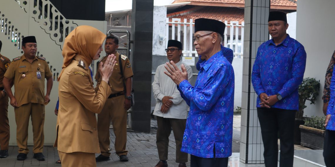 Perkuat Sinergi Ulama dan Umaro, Mbak Wali dan Gus Qowim Silaturahmi ke Ponpes Wali Barokah