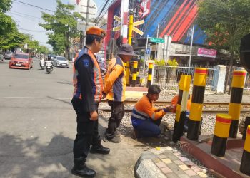 Sterilisasi Jalur KA Tulungagung, KAI Daop 7 Tutup Akses Ilegal dengan Patok Rel Permanen