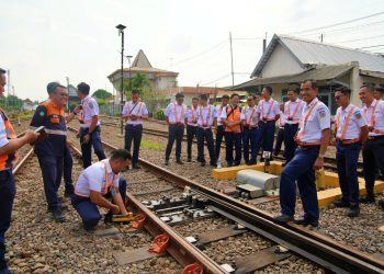 Asah Kompetensi Petugas, KAI Daop 7 Madiun Gelar Diklat Praktik Wesel bagi PPKA