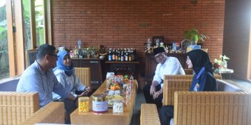 Pererat Sinergi Pembangunan, Wali Kota Vinanda dan Gus Qowim Silaturahmi ke Kediaman Abdullah Abu Bakar