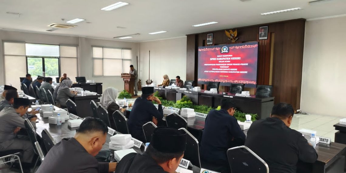 DPRD Kabupaten Kediri Bedah Dua Raperda Melalui Pandangan Umum Fraksi
