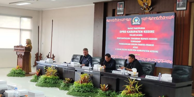 Pemkab Kediri Beri Jawaban Atas Pandangan Fraksi Mengenai Dua Raperda