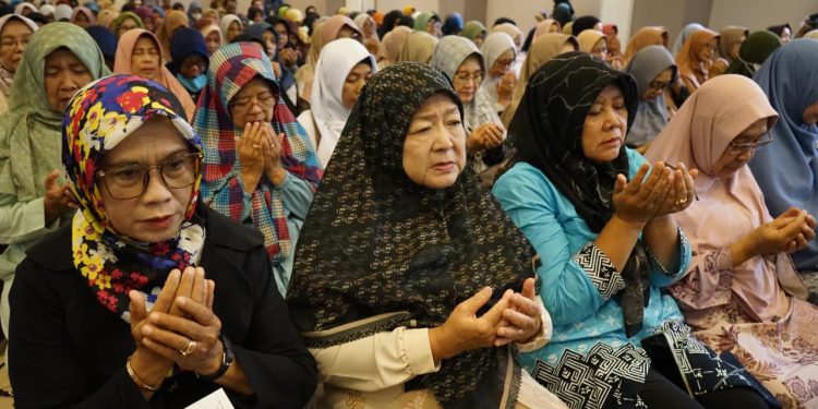 Lepas 281 Calon Jemaah Haji, Mbak Wali Tekankan Kedisiplinan Kesehatan dan Kekompakan