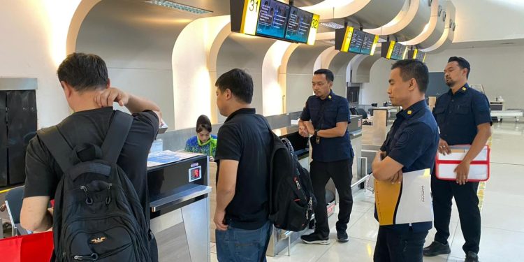 Salahi Izin Tinggal, Kantor Imigrasi Kediri Deportasi Dua Warga Negara Tiongkok