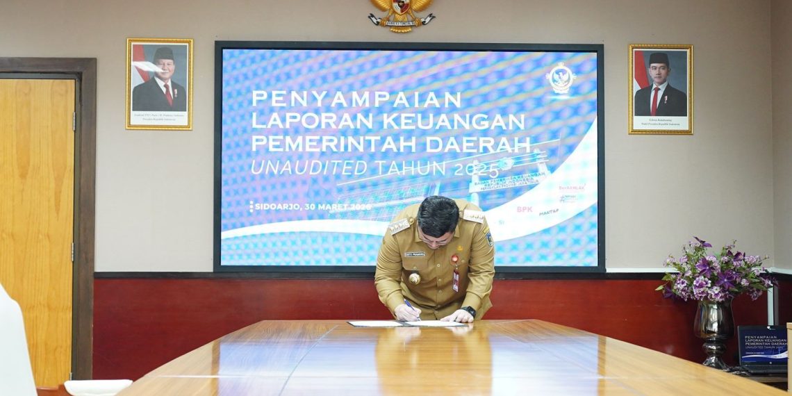 Mas Dhito Serahkan LKPD 2025 ke BPK Jatim, Komitmen Jaga Transparansi dan Raih Opini WTP