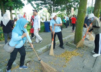 Jaga Estetika Ruang Publik, Pemkab Kediri Gelar Aksi Bersih-Bersih di Kawasan Simpang Lima Gumul
