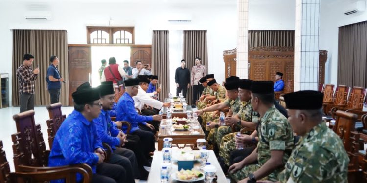 Perkuat Wawasan Kebangsaan, Dandim 0809 Kediri Silaturahmi ke Ponpes Wali Barokah