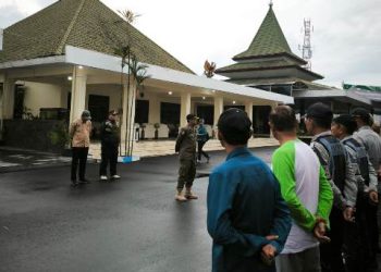 Sterilkan Zona Merah, Pemkab Jombang Tertibkan PKL Alun-Alun dan Arahkan ke Sentra Kuliner