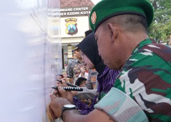 Perkuat Sinergi Keamanan, Wali Kota Kediri Vinanda Prameswati Teken Ikrar Sabuk Kamtibmas