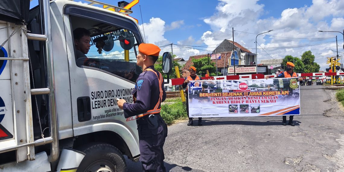 KAI Daop 7 Madiun Soroti Tren Kenaikan Kecelakaan di Perlintasan Sebidang