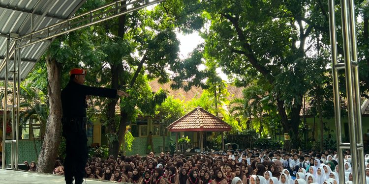 KAI Daop 7 Madiun Gencarkan Edukasi Keselamatan di Sekolah
