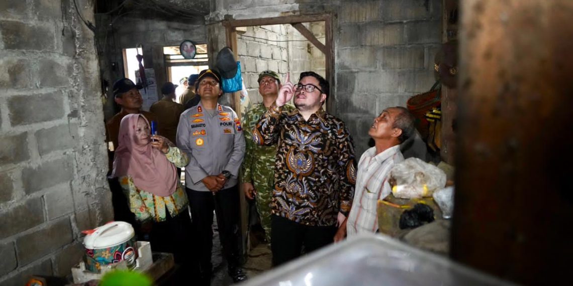 Mas Dhito Kunjungi Siswa SLB di Puncu dan Berikan Bantuan Bedah Rumah