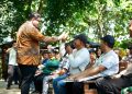 Mas Dhito Salurkan Bantuan Benih dan Traktor untuk Petani Ngadiluwih