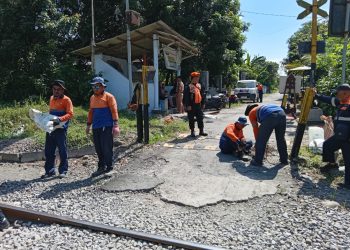 Minimalisir Kecelakaan, KAI Daop 7 Lakukan Normalisasi Perlintasan Sebidang di Blitar