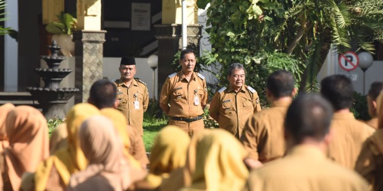 Pimpin Apel Pagi, Gus Qowim Minta Jajaran Pemkot Kediri Waspadai Dampak Dinamika Global