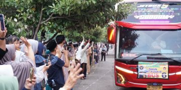 Berangkatkan 280 Jemaah Haji Kota Kediri, Mbak Wali Pesan Saling Menjaga dan Jaga Kesehatan